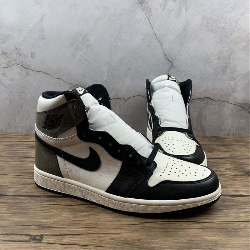 Nike Air Jordan 1 - Retro High OG - Sail / Black - Dark Mocha - Black