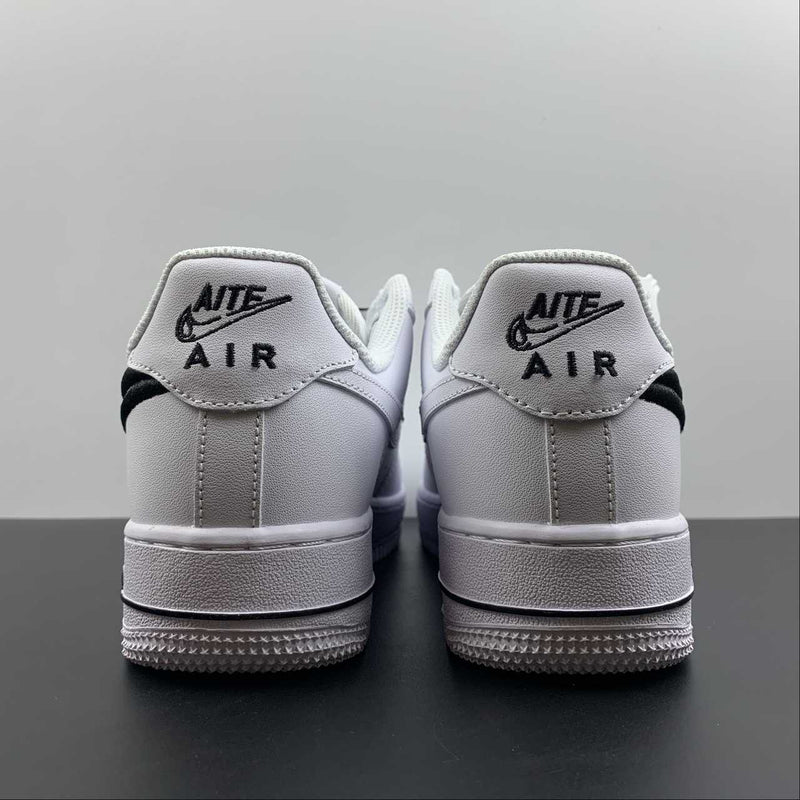 Nike Air Force 1 - WMNS White / Black