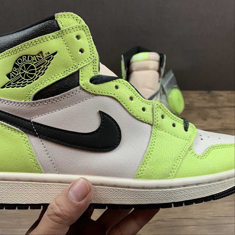 Nike Air Jordan 1 - Retro High OG - Volt / Black - White