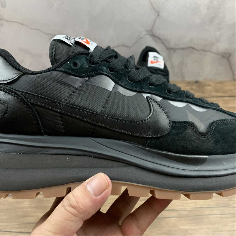 Nike Sacai - Vaporwaffle - Black / Off Noir - Off Noir