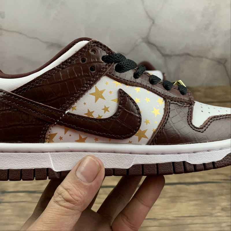 Nike Dunk Low - SUPREME SB - White / Metallic Gold / Black Brown