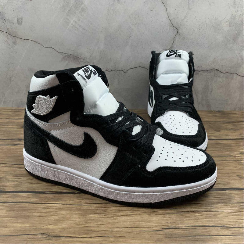 Nike Air Jordan 1 - Retro High OG - Black - Metallic Gold