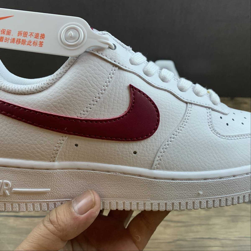 Nike Air Force 1 - '07 - White / Noble Red-White-White