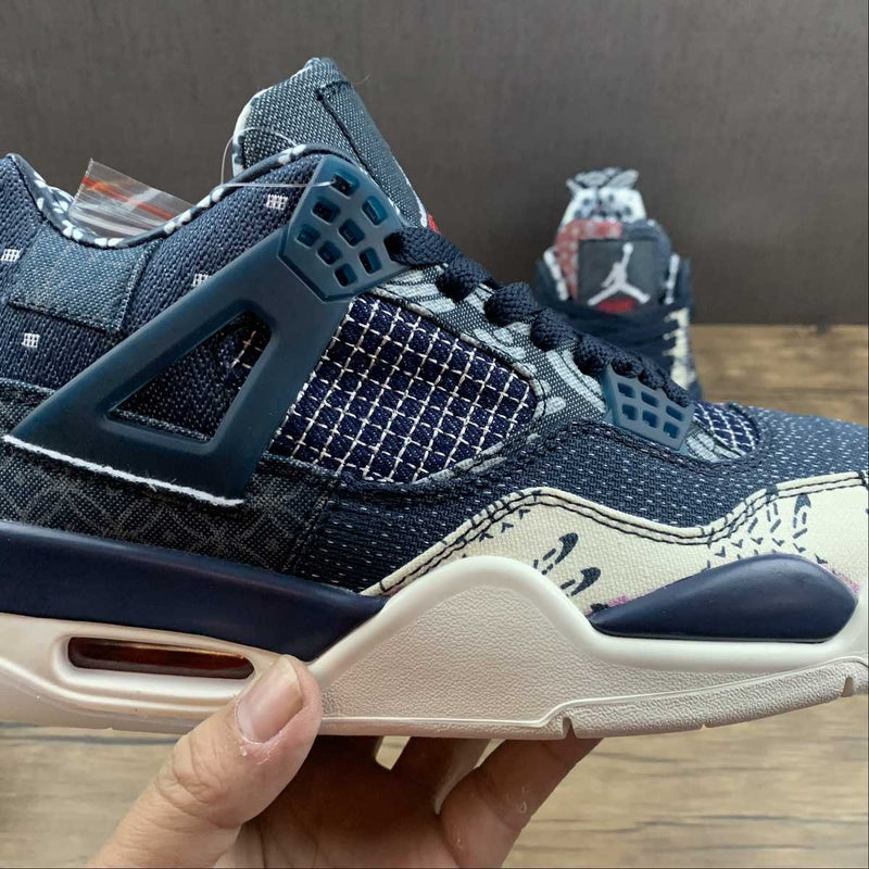 Nike Air Jordan 4 Retro SE - Deep Ocean / Fire Red - Sail