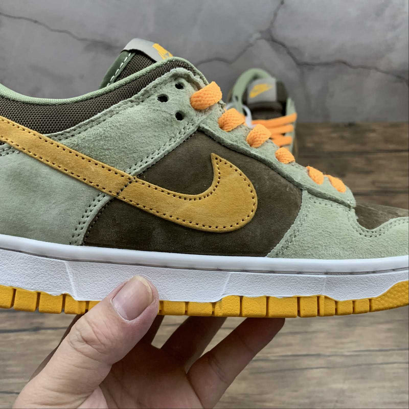 Nike Dunk Low - SE - Dusty Olive / Pro Gold