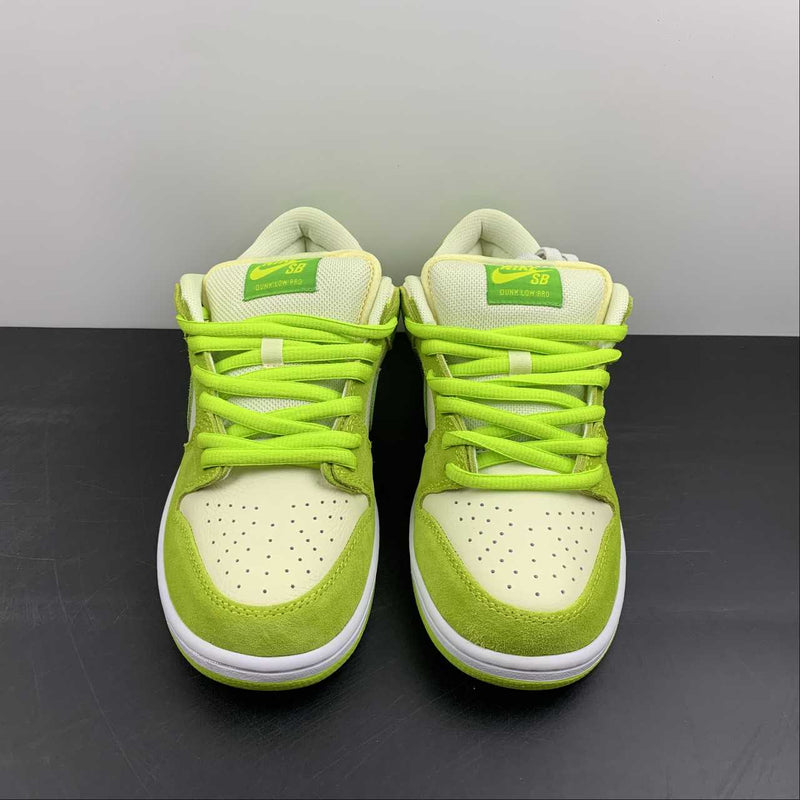 Nike Dunk Low - SB PRO - Atomic Green / Chlorophyll