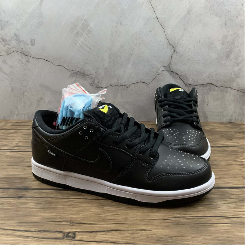 Nike Dunk Low - SB PRO QS - Black / Black