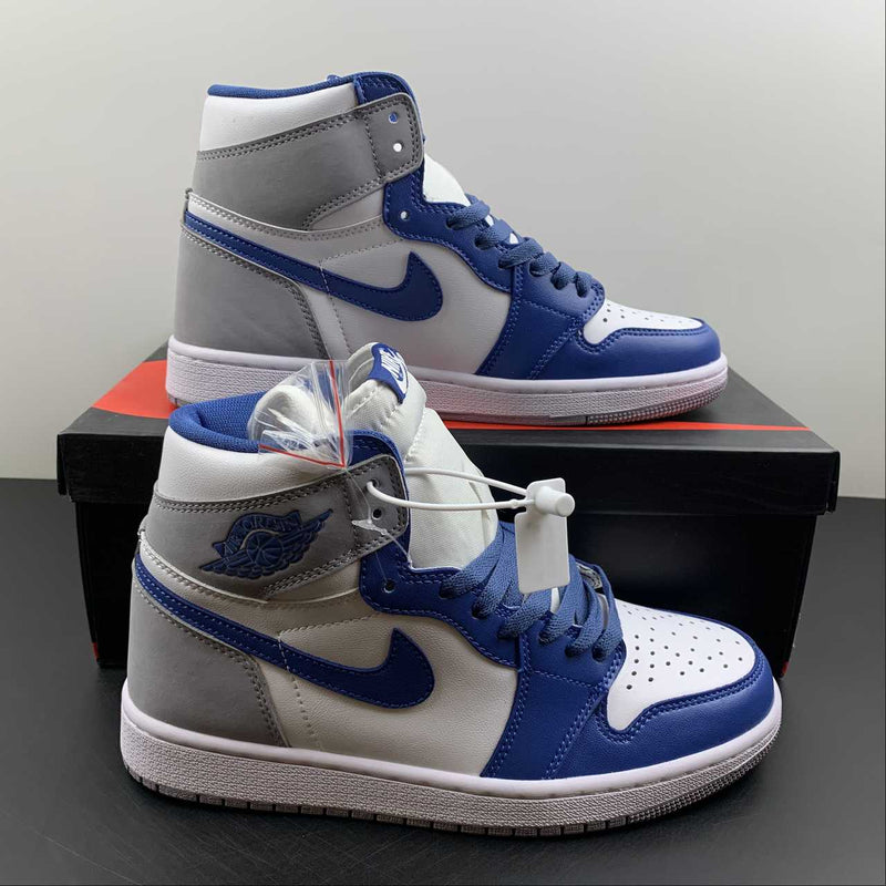 Nike Air Jordan 1 - Retro High OG - Blue / White