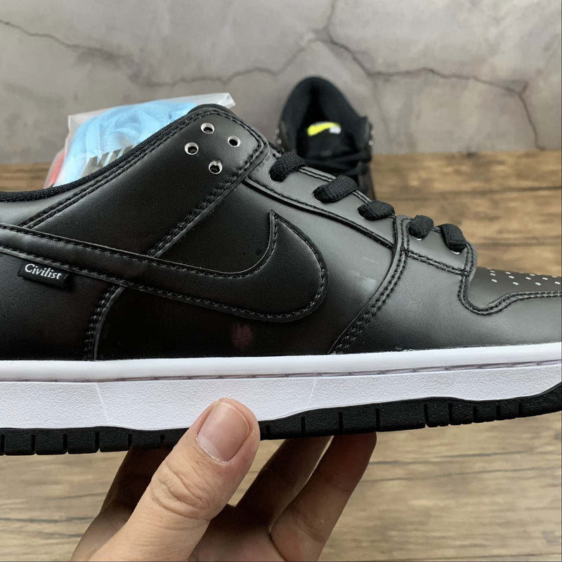 Nike Dunk Low - SB PRO QS - Black / Black