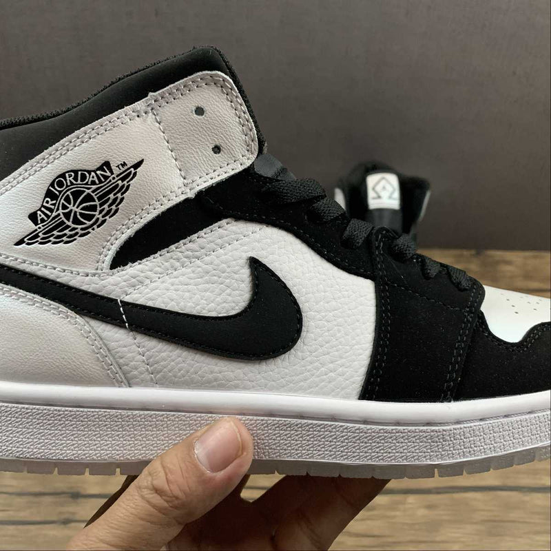 Nike Air Jordan 1 - MID - White / Black