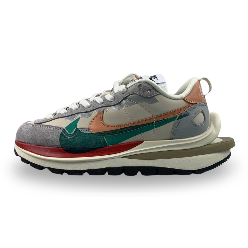 Nike Sacai - Vaporwaffle - Rice Noodles / Grey / Red