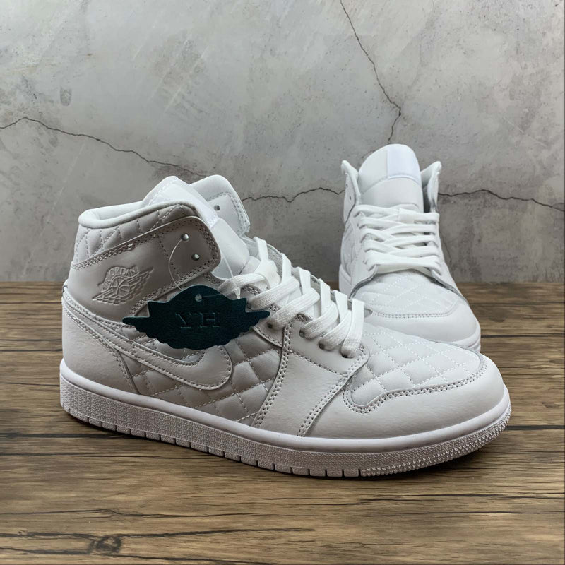 Nike Air Jordan 1 - MID Quilted - White / White