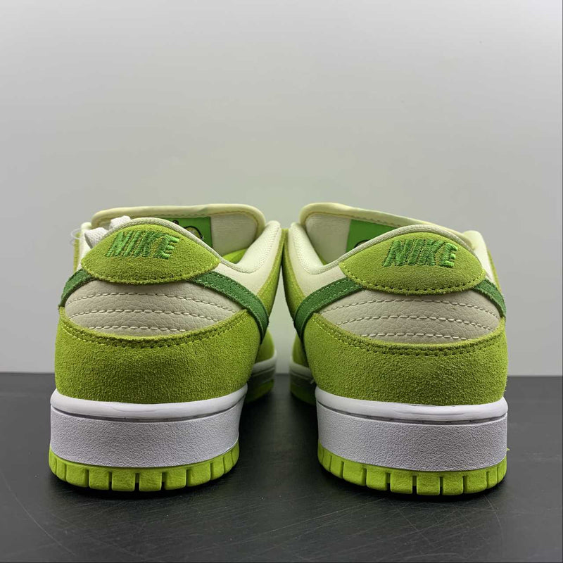 Nike Dunk Low - SB PRO - Atomic Green / Chlorophyll