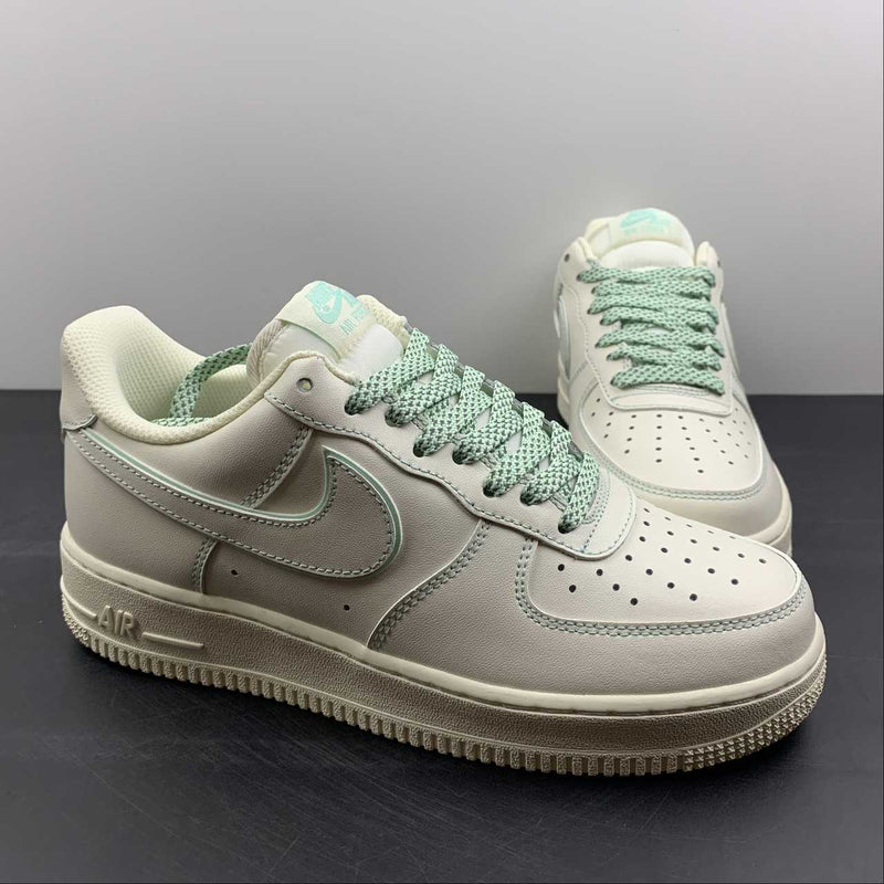 Nike Air Force 1 - '07 - Beige / Moon