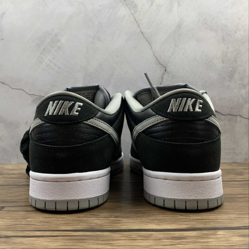 Nike Dunk Low - SB PRO - Black / Medium Grey - Black White