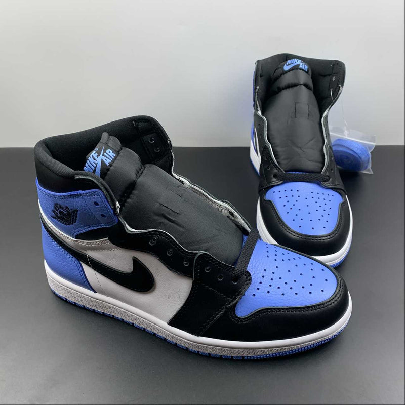 Nike Air Jordan 1 Retro High OG - North Carolina Blue / Black