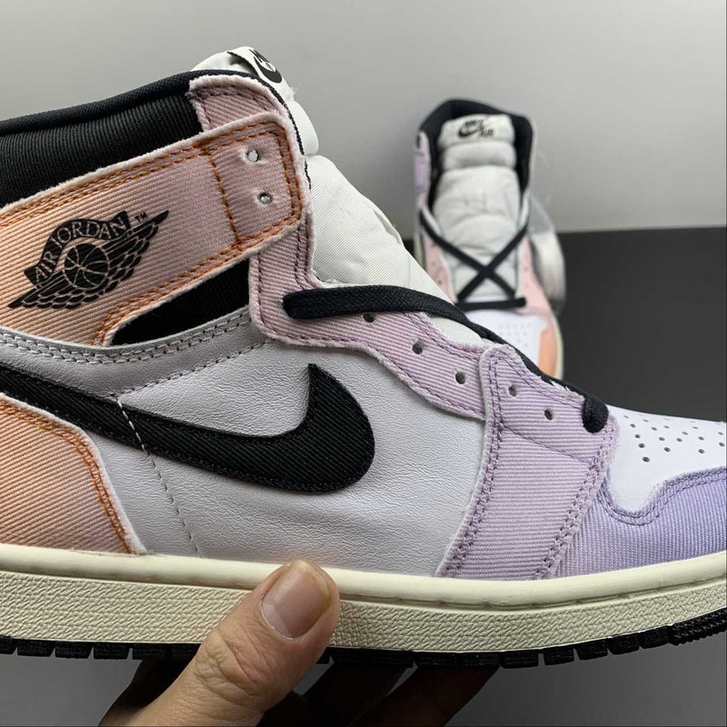 Nike Air Jordan 1 - Retro High OG - Vivid Orange / Black - Lced Lilac