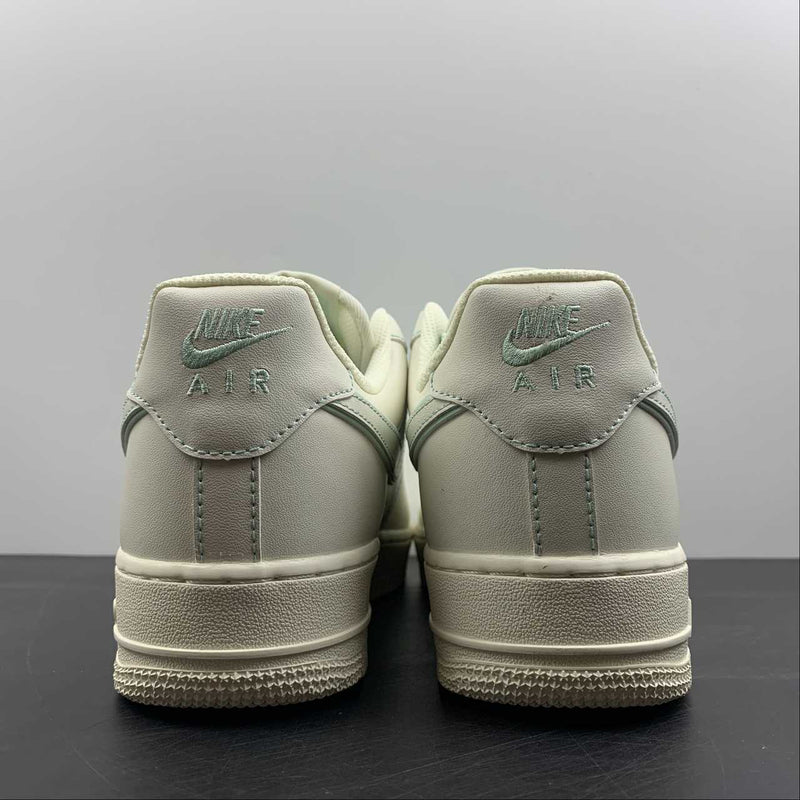 Nike Air Force 1 - '07 - Beige / Moon