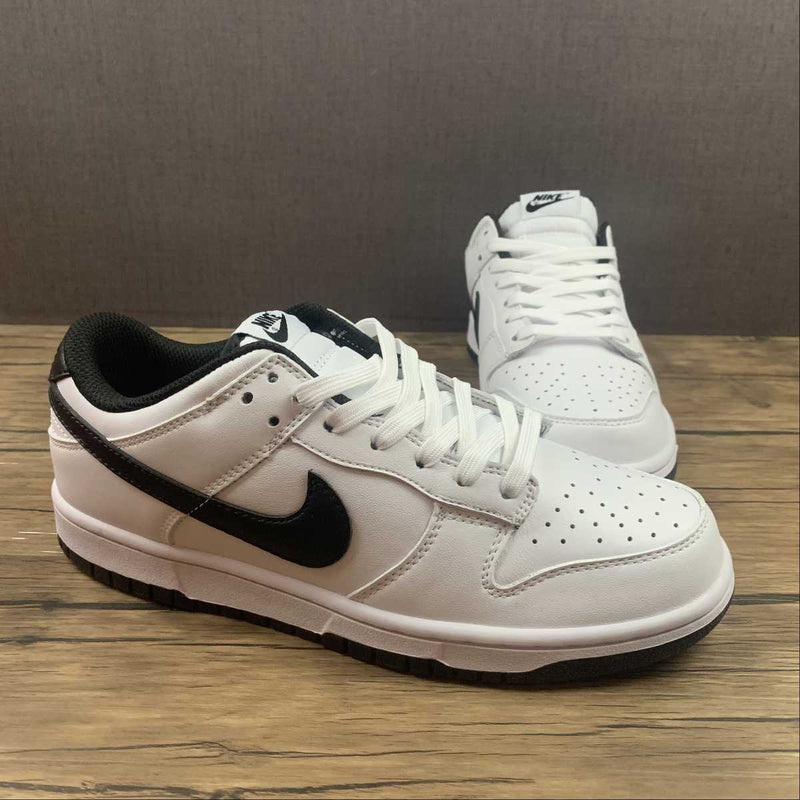 Nike Dunk Low - White / Black