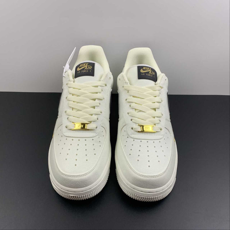 Nike Air Force 1 - '07 - Beige / Black / Gold