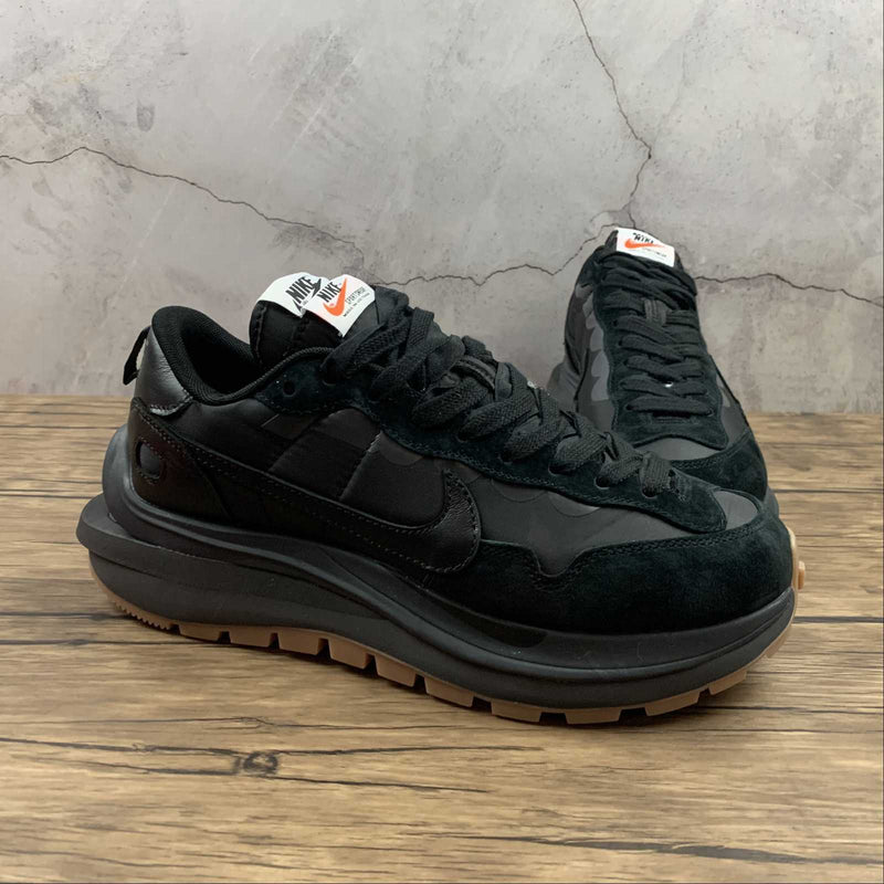 Nike Sacai - Vaporwaffle - Black / Off Noir - Off Noir