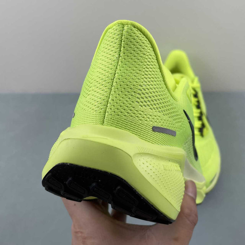 Nike Air Zoom - Pegasus 41 - Volt / Black - Barely Volt