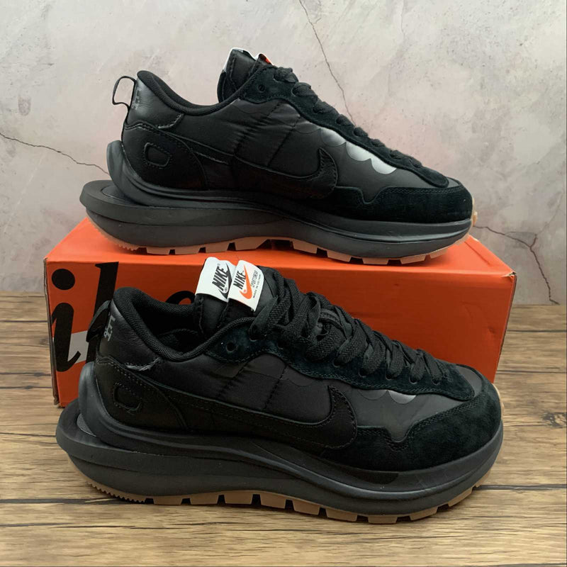 Nike Sacai - Vaporwaffle - Black / Off Noir - Off Noir