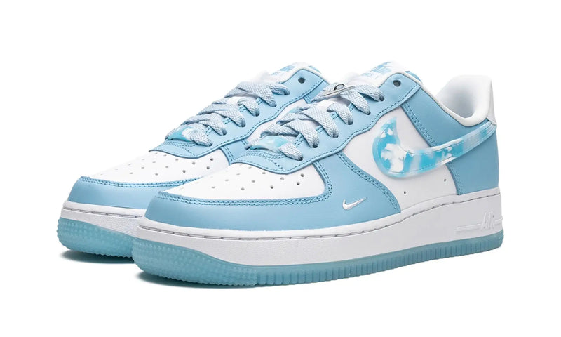 Tênis Air Force 1 Feminino "Nail Art" Azul / Branco