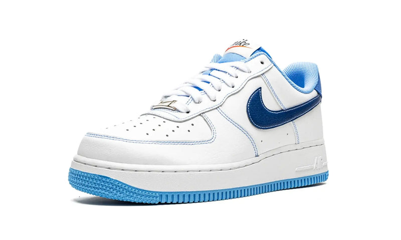 Tênis Air Force 1 Feminino "White University Blue" Branco / Azul