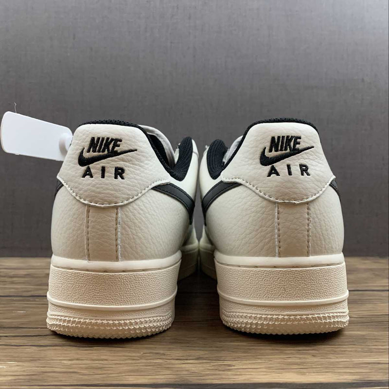 Nike Air Force 1 - '07 - Rice White / Black