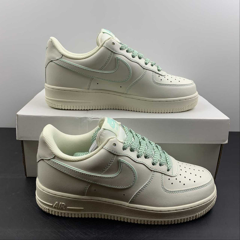 Nike Air Force 1 - '07 - Beige / Moon