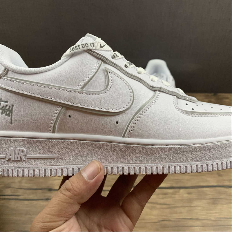 Nike Air Force 1 - Low / Stussy - White / Silver Reflective