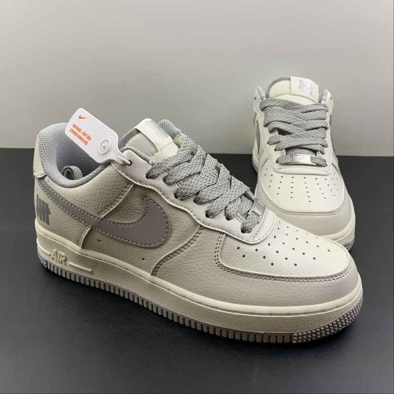 Nike Air Force 1 - '07 - SU19 - Beige / Bright Silver