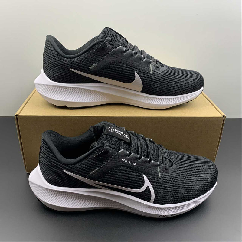 Nike Air Zoom - Pegasus 40 - Black / White - DK Smoke Grey