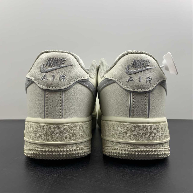 Nike Air Force 1 - '07 - Beige / Grey