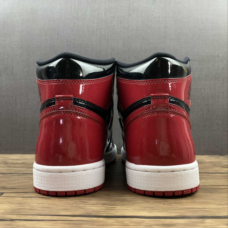 Nike Air Jordan 1 - Retro High OG - Black / GYM Red - Patent Bred