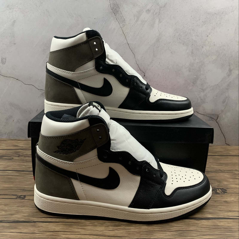 Nike Air Jordan 1 - Retro High OG - Sail / Black - Dark Mocha - Black