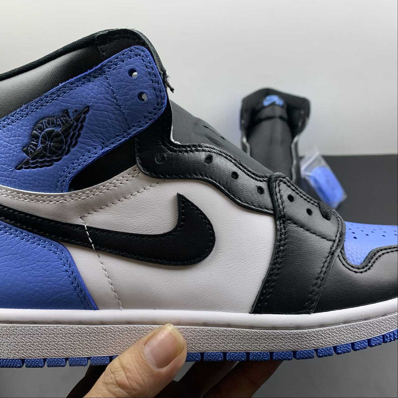 Nike Air Jordan 1 Retro High OG - North Carolina Blue / Black