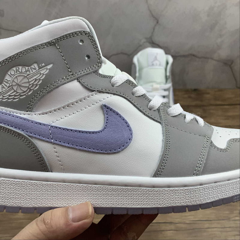 Nike Air Jordan 1 - MID - White / Gray / Blue