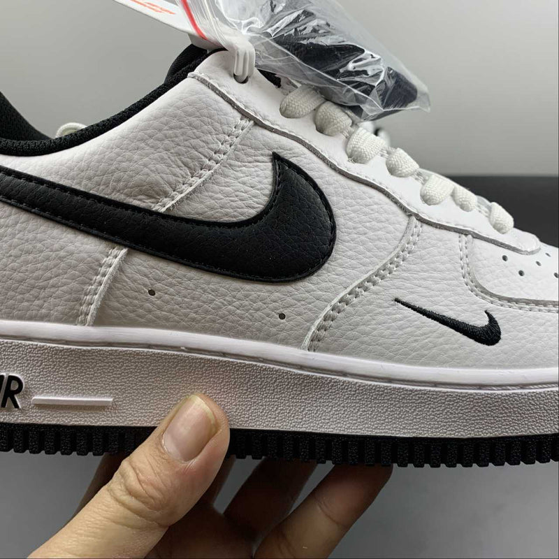 Nike Air Force 1 - '07 - LV8 - White / Black