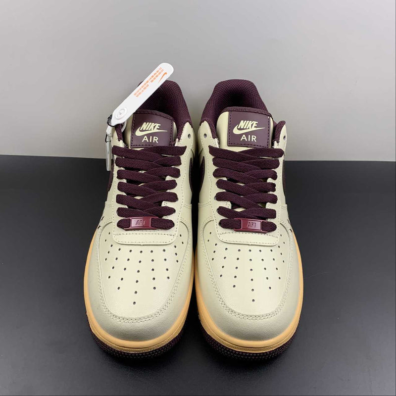 Nike Air Force 1 - '07 LV8 - Beige / Burgundy