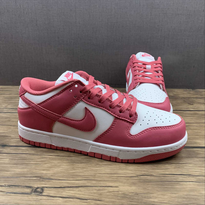 Nike Dunk Low - White / Pink