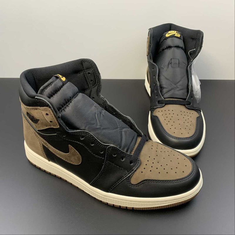 Nike Air Jordan 1 Retro High OG - Brown / Black