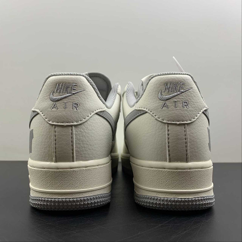 Nike Air Force 1 - '07 - SU19 - Beige / Bright Silver