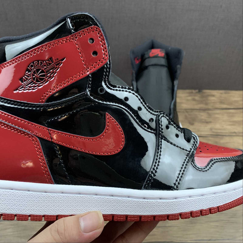 Nike Air Jordan 1 - Retro High OG - Black / GYM Red - Patent Bred