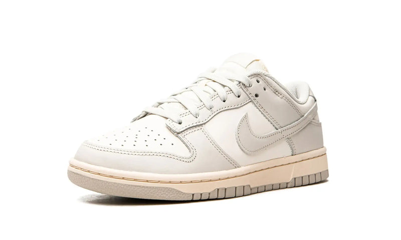 Tênis Nike Dunk Low Feminino "Light Bone" Cinza