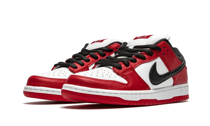 Tênis Nike Dunk Low SB "Chicago" Vermelho / Branco