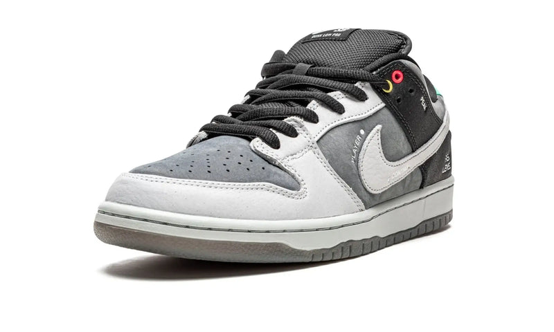 Tênis Nike Dunk Low SB "VX1000" Cinza / Preto