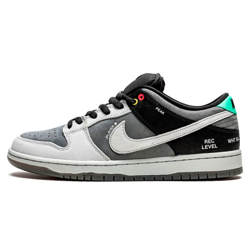 Tênis Nike Dunk Low SB "VX1000" Cinza / Preto